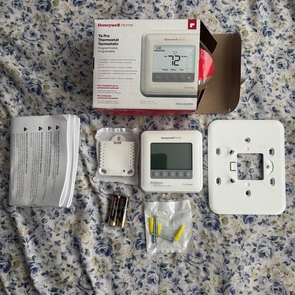 Honeywell Home T4 Pro Programmable Thermostat TH4110U2005. Open Box Unused. - Picture 3 of 4